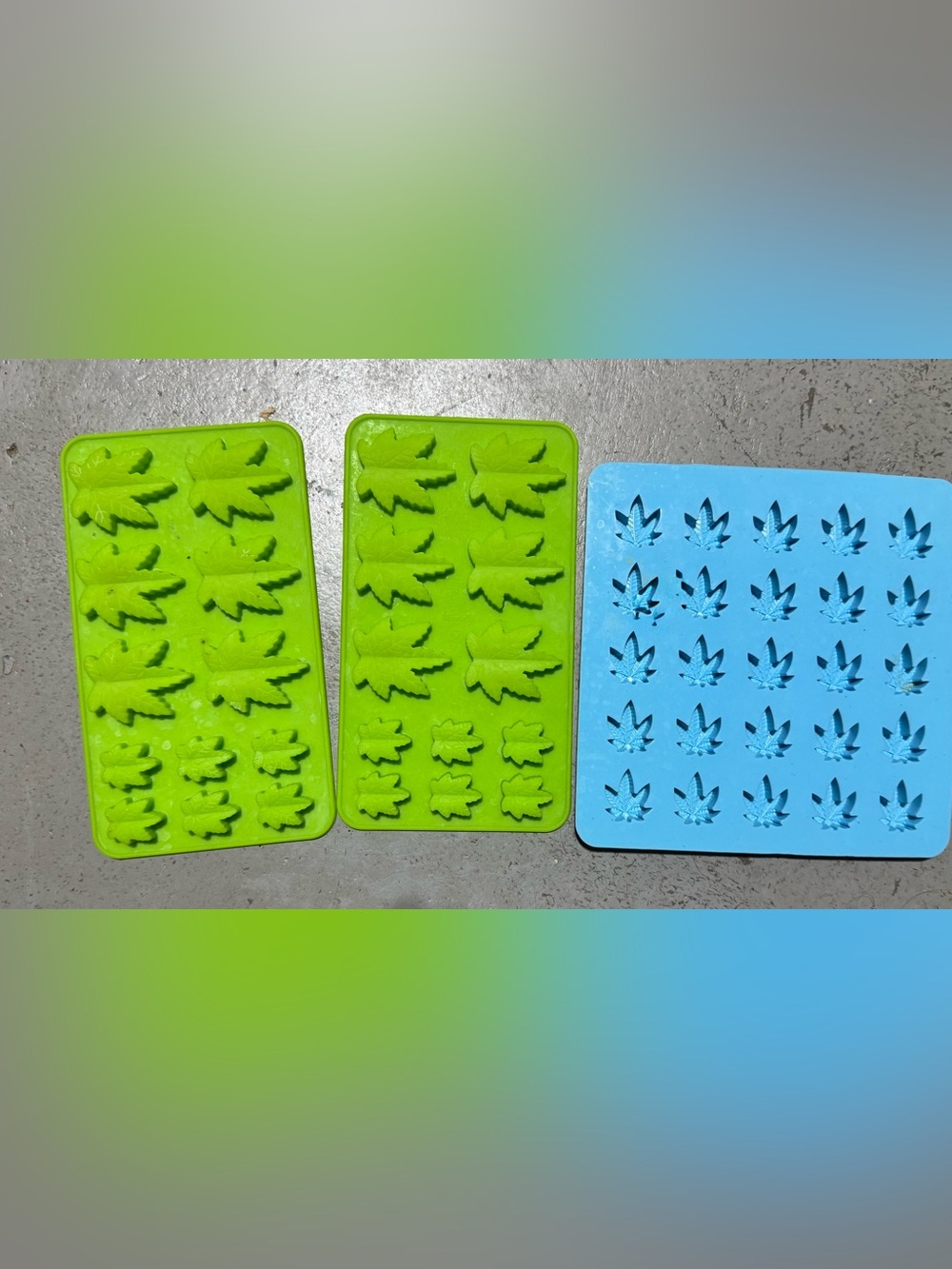 Silicone Leaf Mold Trays - Blue & Lime Green